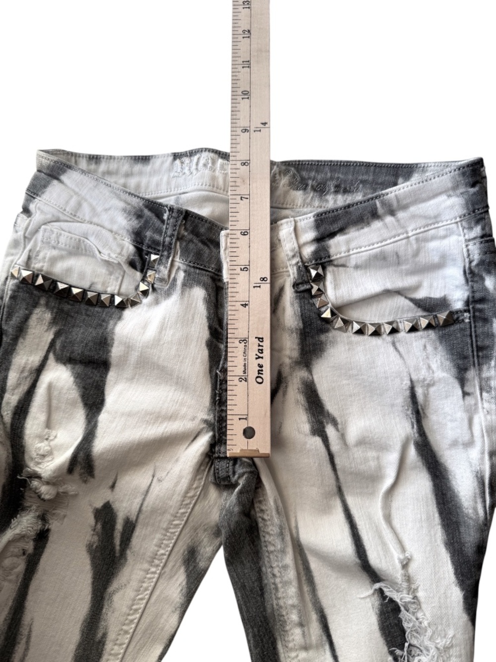 MACHINE gray tie-dye studded jeans size 0 - Picture 13 of 15